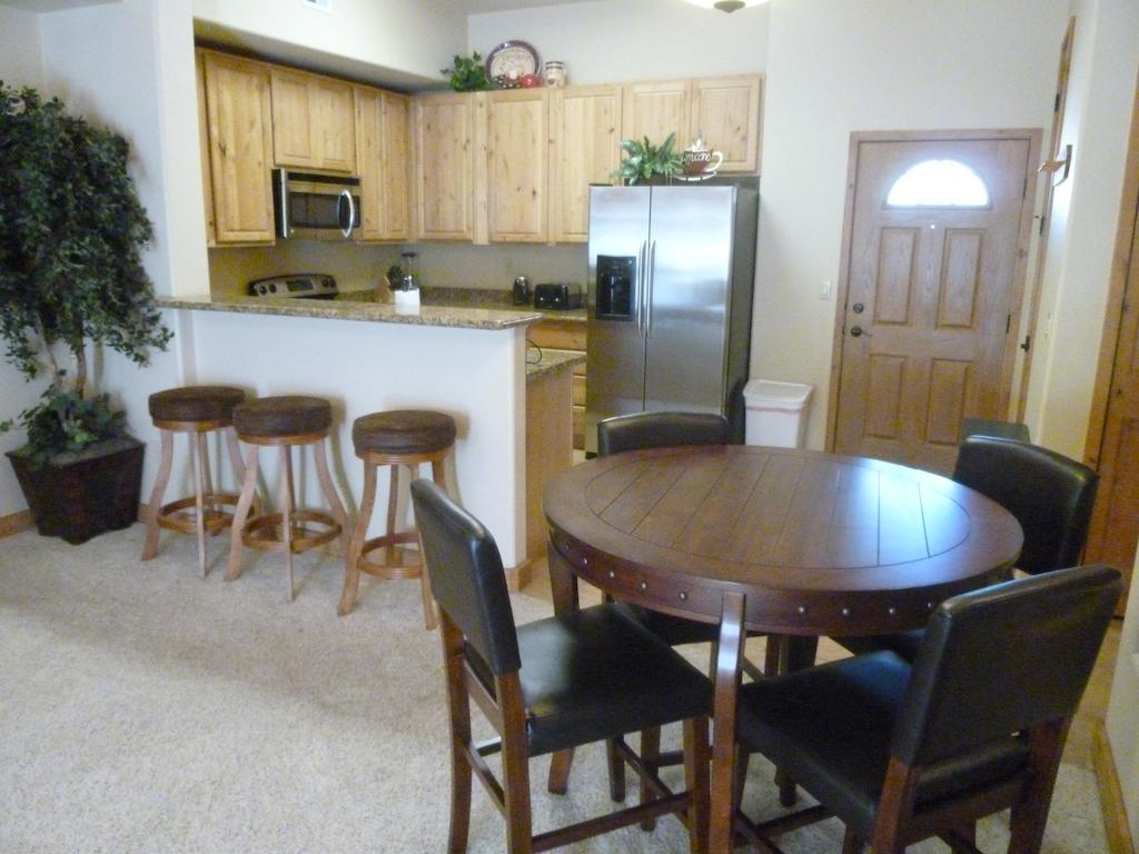 Ruidoso River Resort Condos Room photo