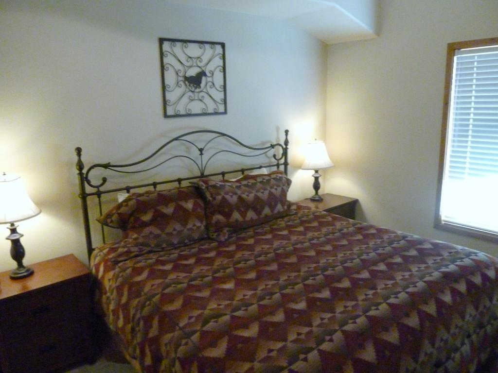 Ruidoso River Resort Condos Room photo